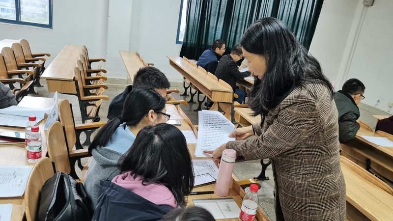 叉车安全操作规范图解：保障作业安全的关键指南