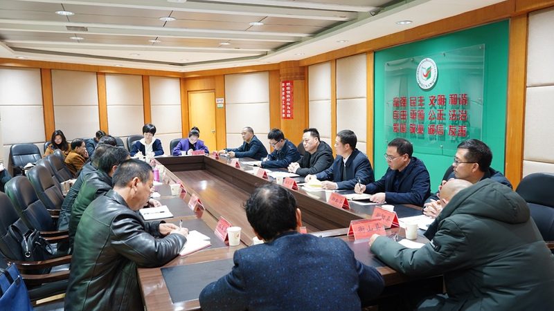 叉车实操考试是检验叉车操作人员技能的重要环节，考试流程通常包括以下几个步骤：